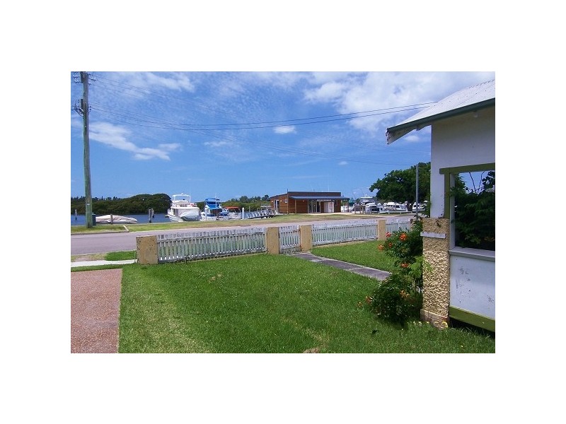 19 Marine Drive, Tea Gardens NSW 2324