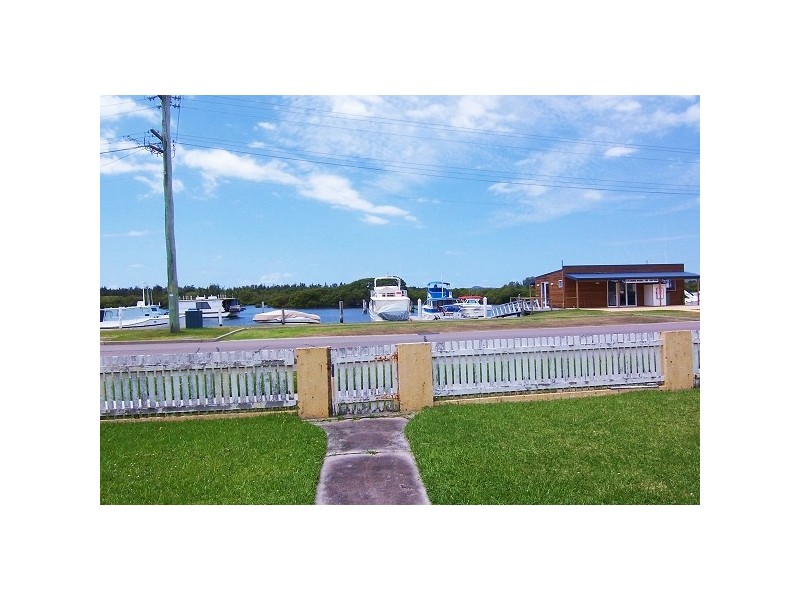 19 Marine Drive, Tea Gardens NSW 2324
