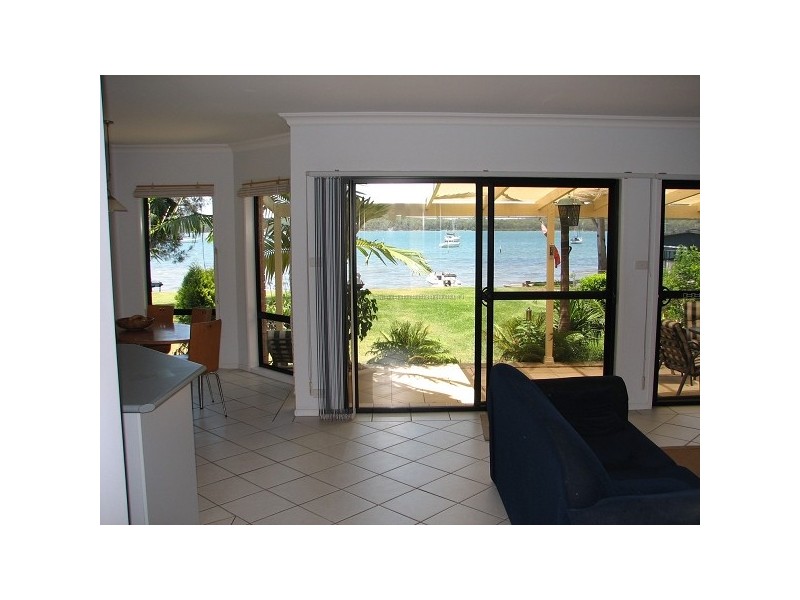 72 Cove Boulevarde, North Arm Cove NSW 2324
