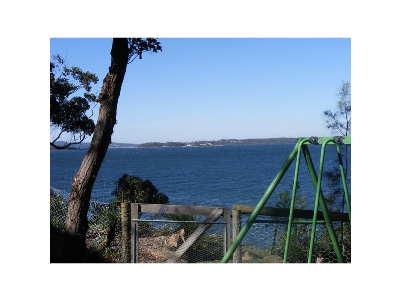 6 The Esplanade, North Arm Cove NSW 2324