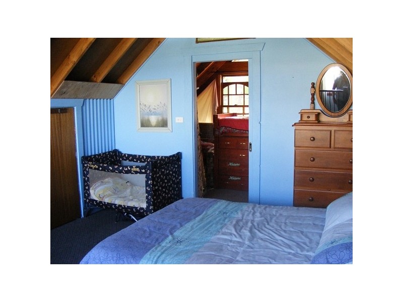6 The Esplanade, North Arm Cove NSW 2324