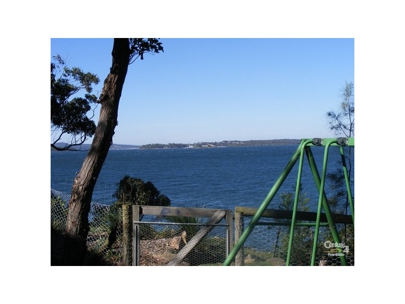 6 The Esplanade, North Arm Cove NSW 2324