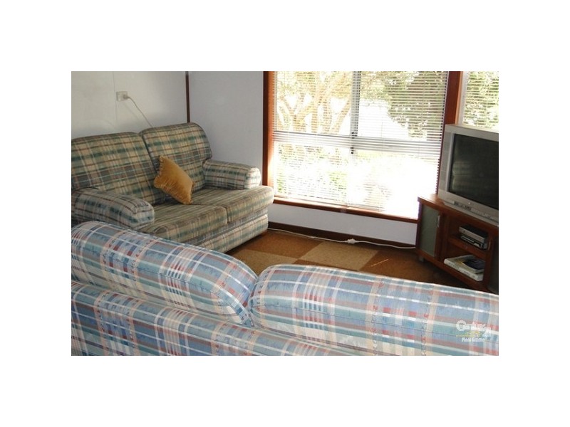 18 Booner St, Hawks Nest NSW 2324