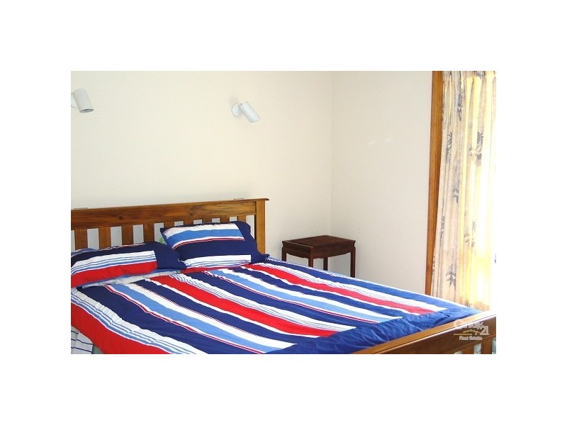 21 Rusell St, Hawks Nest NSW 2324