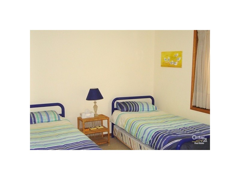 21 Rusell St, Hawks Nest NSW 2324