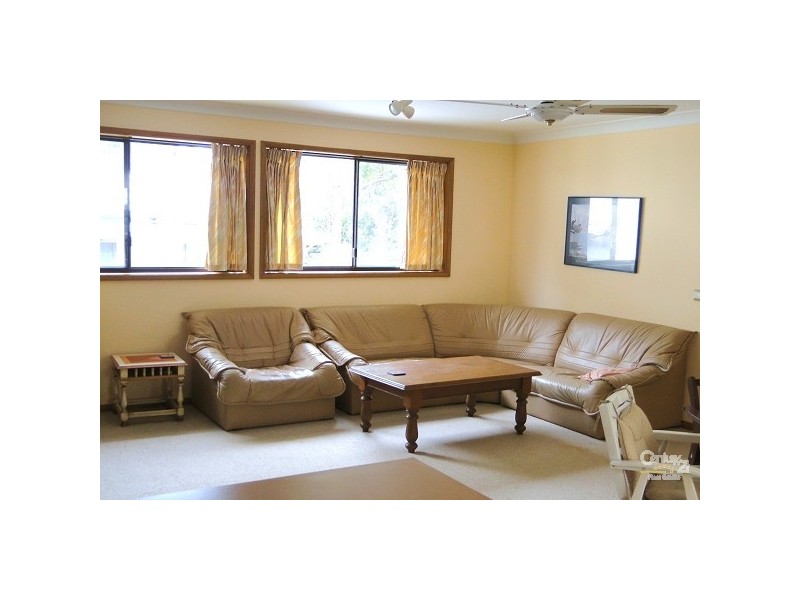 21 Rusell St, Hawks Nest NSW 2324