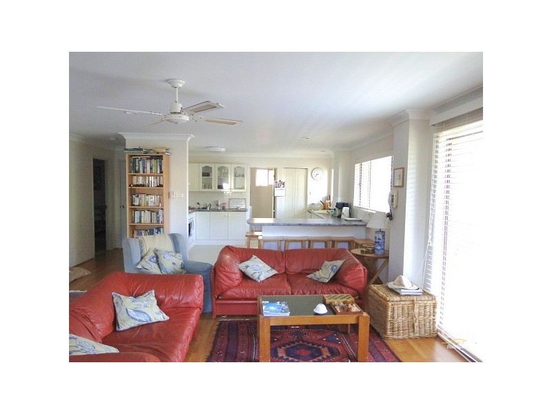 32 Binda St, Hawks Nest NSW 2324