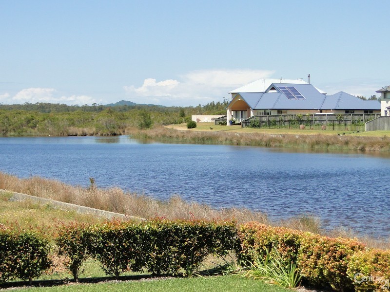 52 Windward Ct, Tea Gardens NSW 2324