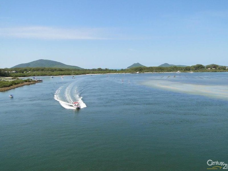 131 Marine Dr, Tea Gardens NSW 2324