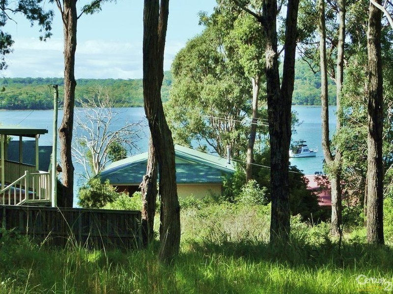 32 Eastslope Way, North Arm Cove NSW 2324