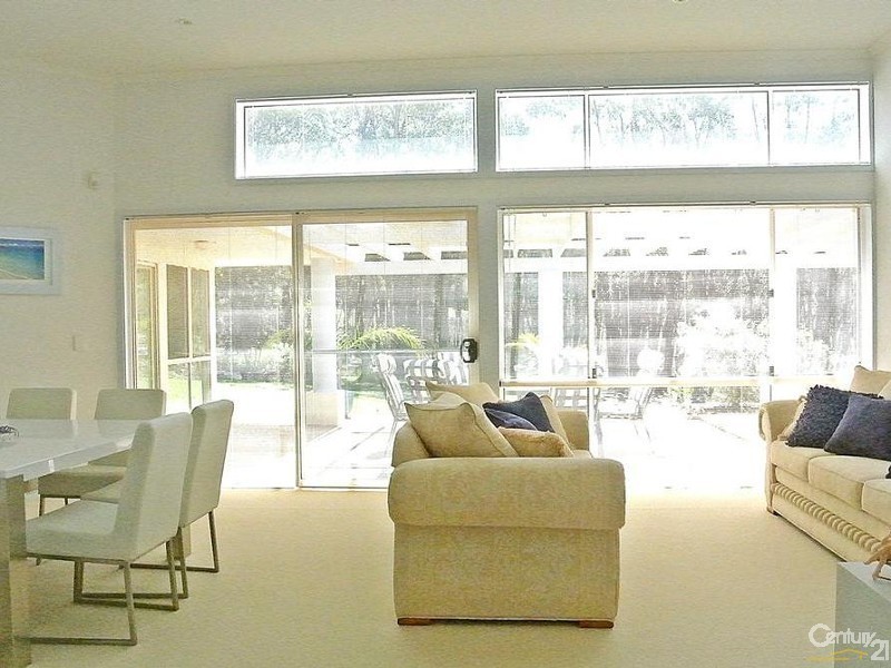 5 Kooraru Close, Tea Gardens NSW 2324
