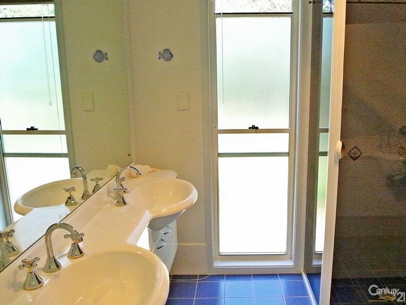 5 Kooraru Close, Tea Gardens NSW 2324