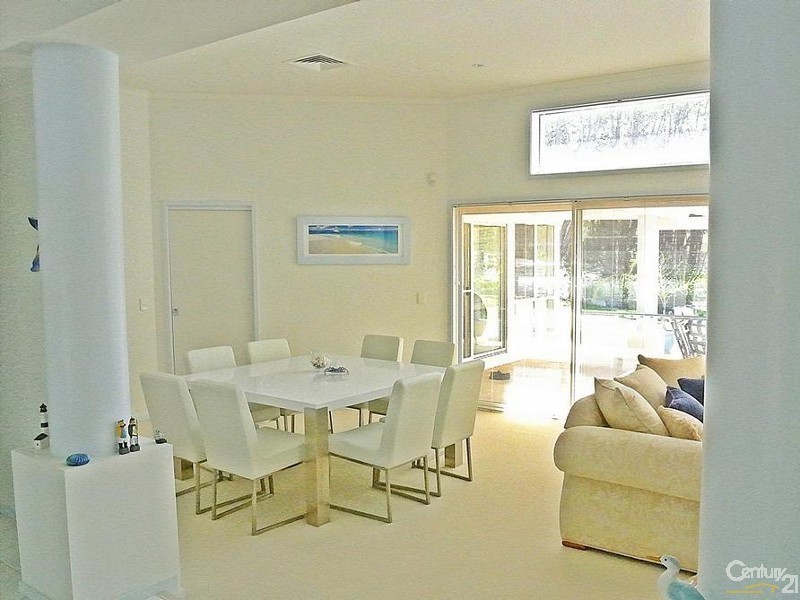 5 Kooraru Close, Tea Gardens NSW 2324