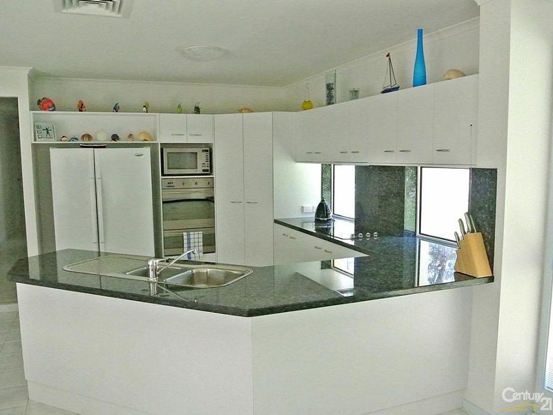 5 Kooraru Close, Tea Gardens NSW 2324