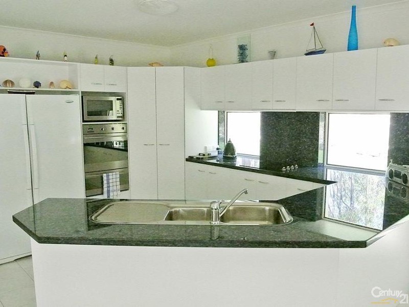 5 Kooraru Close, Tea Gardens NSW 2324