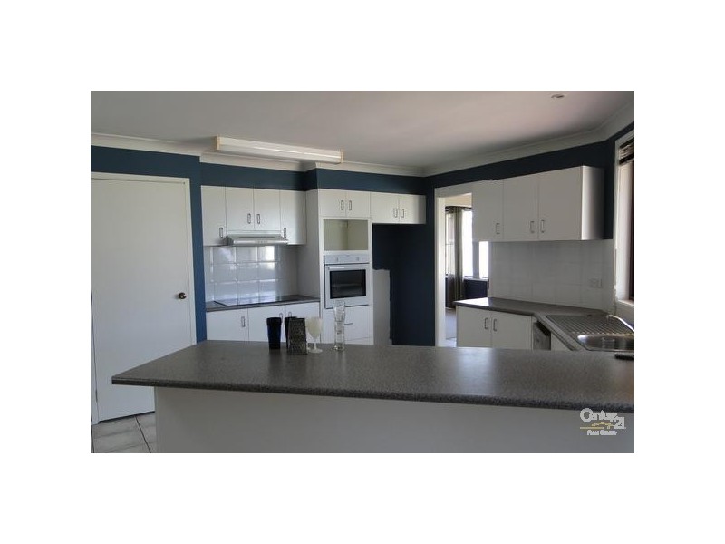 10 Holbert St, Tea Gardens NSW 2324