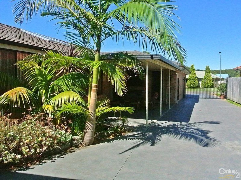 7 Holbert Cl, Tea Gardens NSW 2324