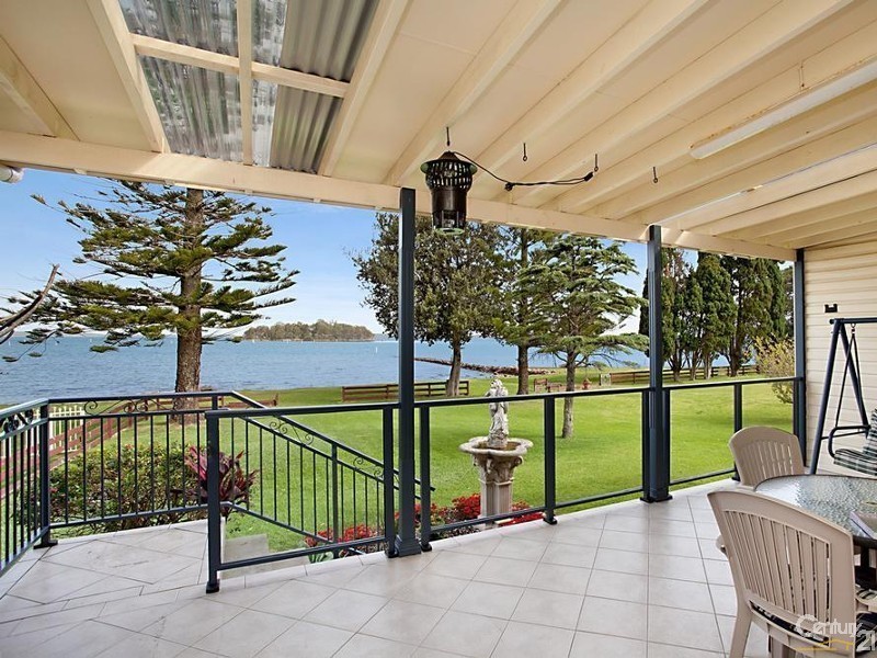 27 Church St, Carrington NSW 2324