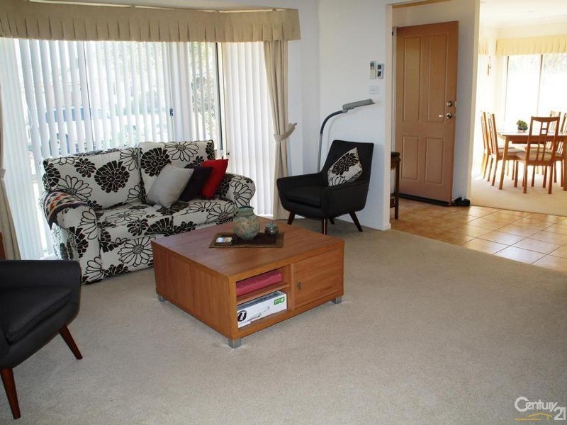 2/16 Ayres Ave, Tea Gardens NSW 2324