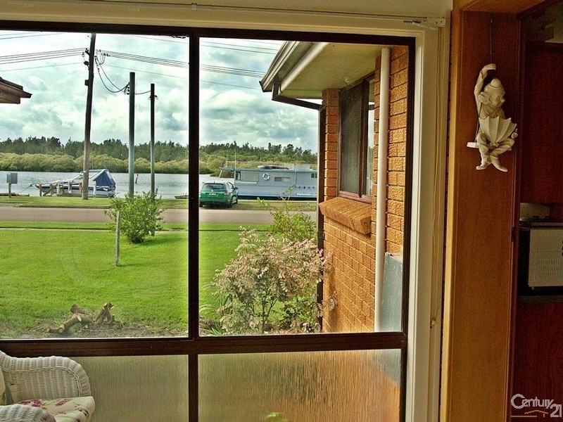 13 Marine Dr, Tea Gardens NSW 2324