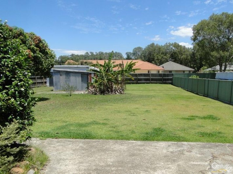 27 Myall Street, Tea Gardens NSW 2324
