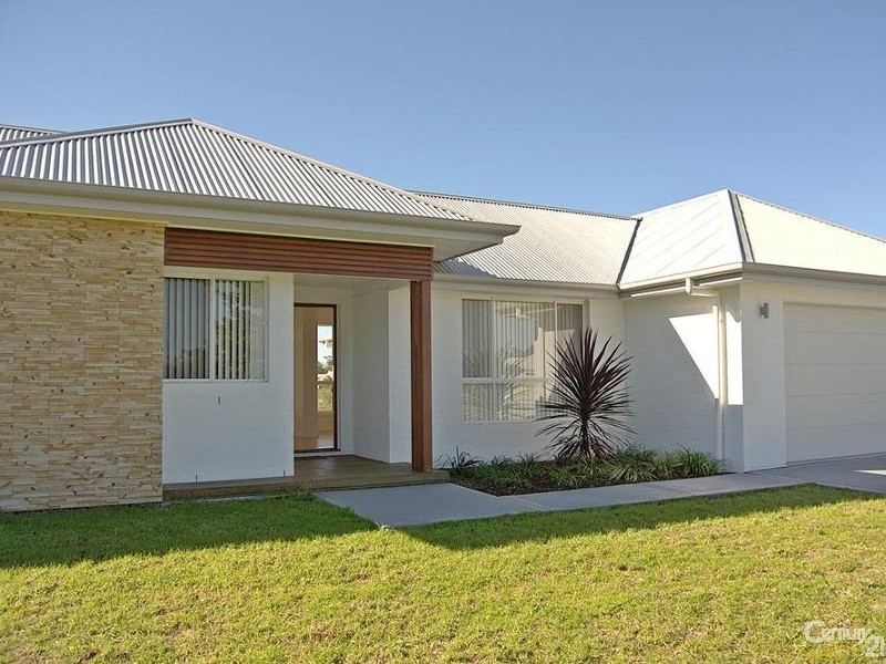 13 Shoreline Dr, Tea Gardens NSW 2324