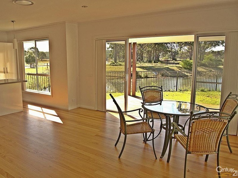 13 Shoreline Dr, Tea Gardens NSW 2324