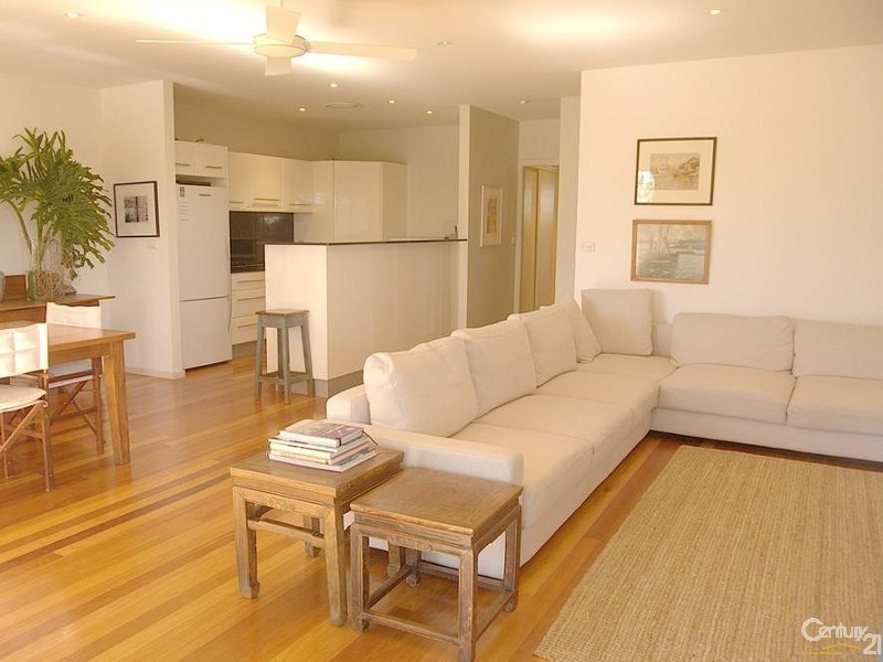 2/2 Port Stephens St, Tea Gardens NSW 2324