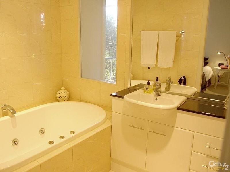 2/2 Port Stephens St, Tea Gardens NSW 2324