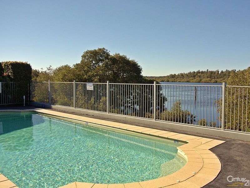 2/2 Port Stephens St, Tea Gardens NSW 2324