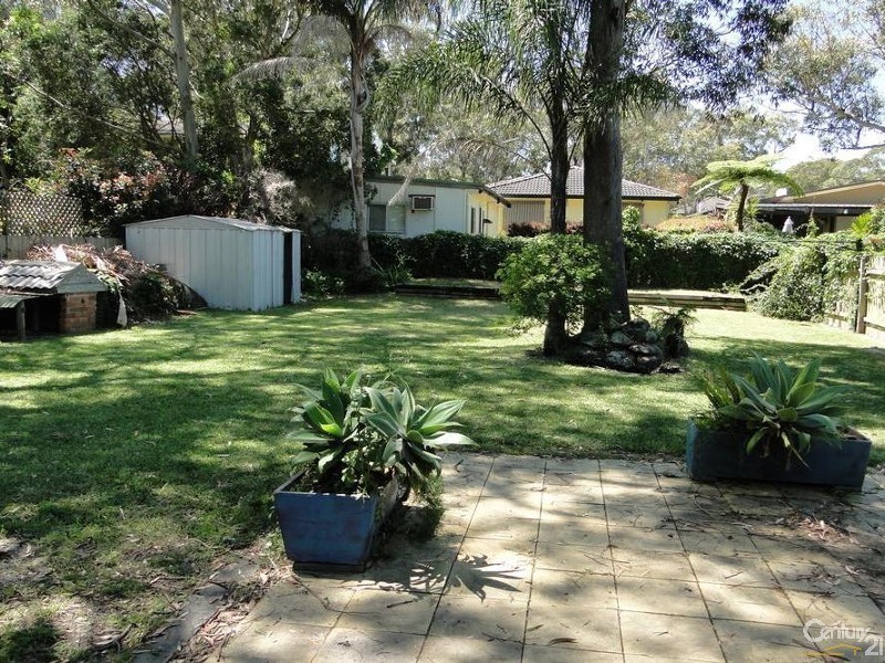 46 Kurrawong Ave, Hawks Nest NSW 2324