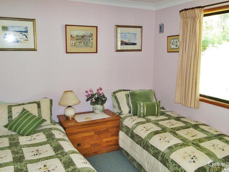 26 The Esplanade, North Arm Cove NSW 2324