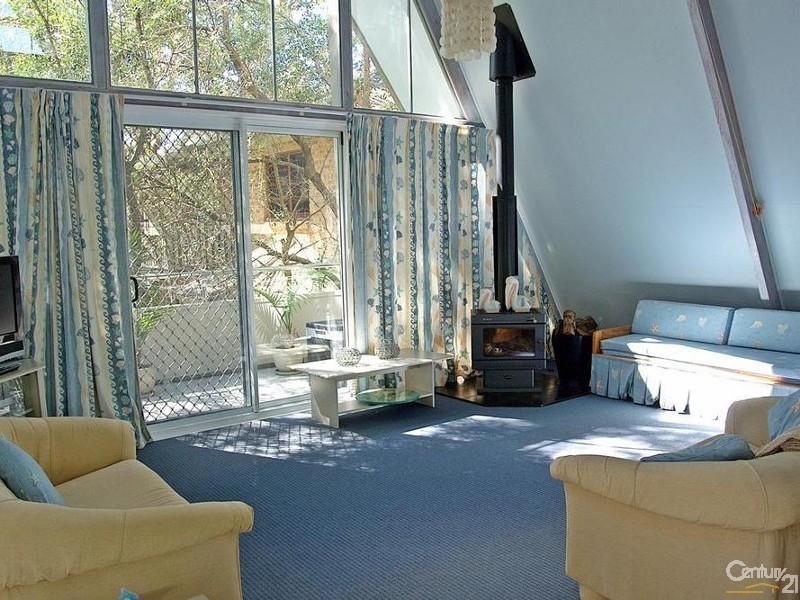 12 Fishermans Walk, Hawks Nest NSW 2324