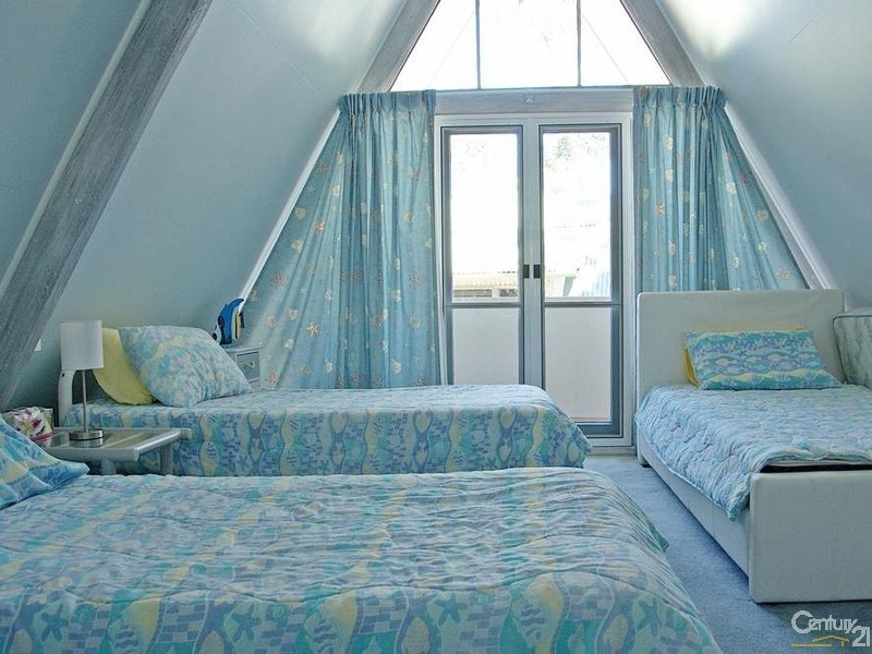 12 Fishermans Walk, Hawks Nest NSW 2324