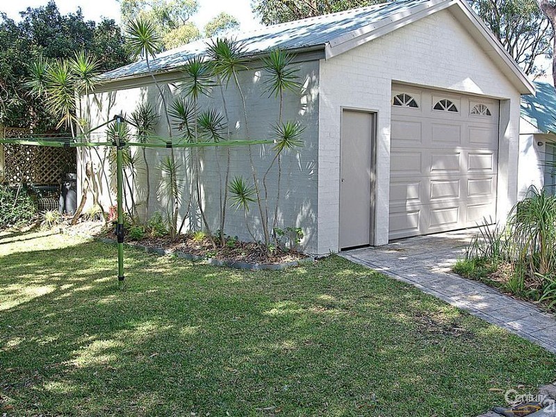 12 Fishermans Walk, Hawks Nest NSW 2324