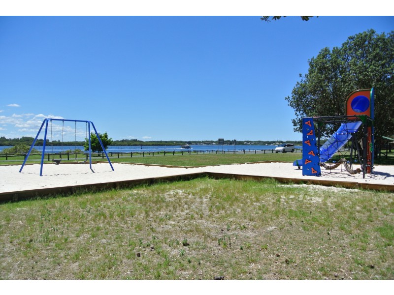 12 Fishermans Walk, Hawks Nest NSW 2324