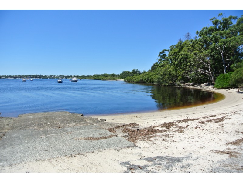 12 Fishermans Walk, Hawks Nest NSW 2324