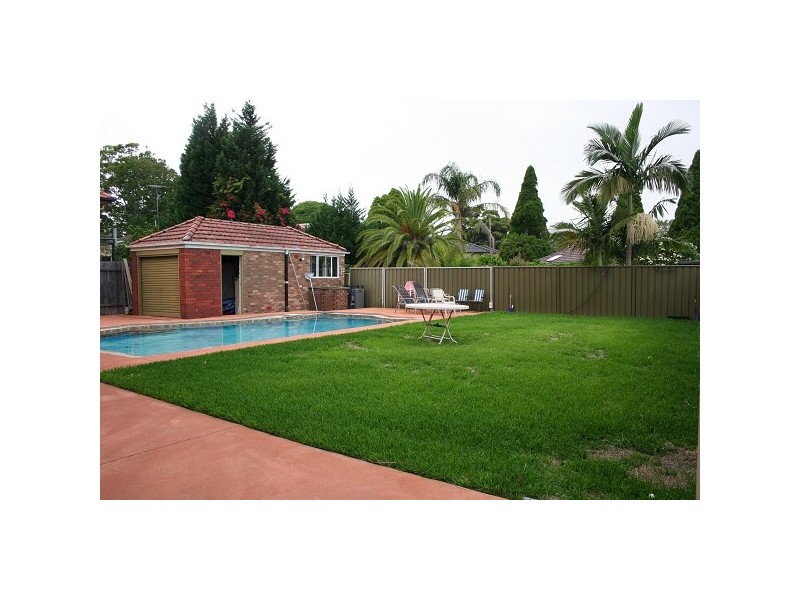 1 Faye Avenue, Blakehurst NSW 2221