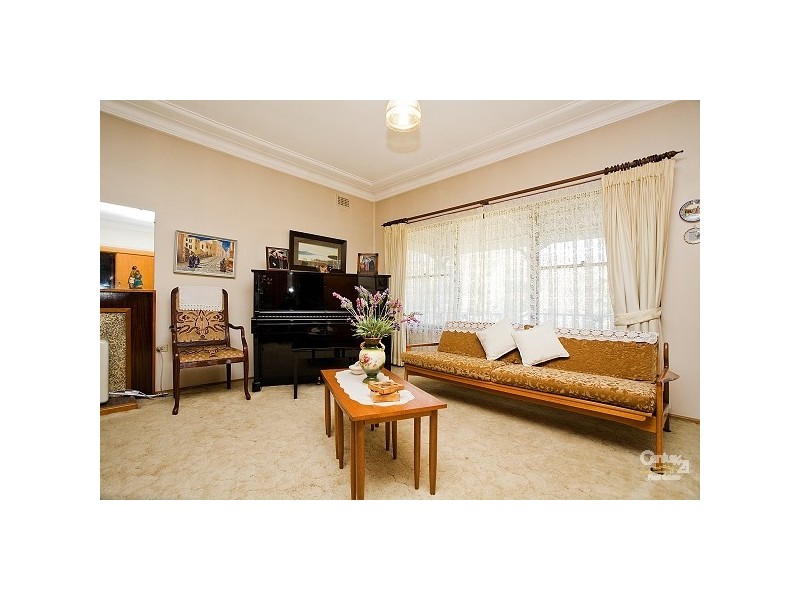 3 Manins Avenue, Kingsgrove NSW 2208