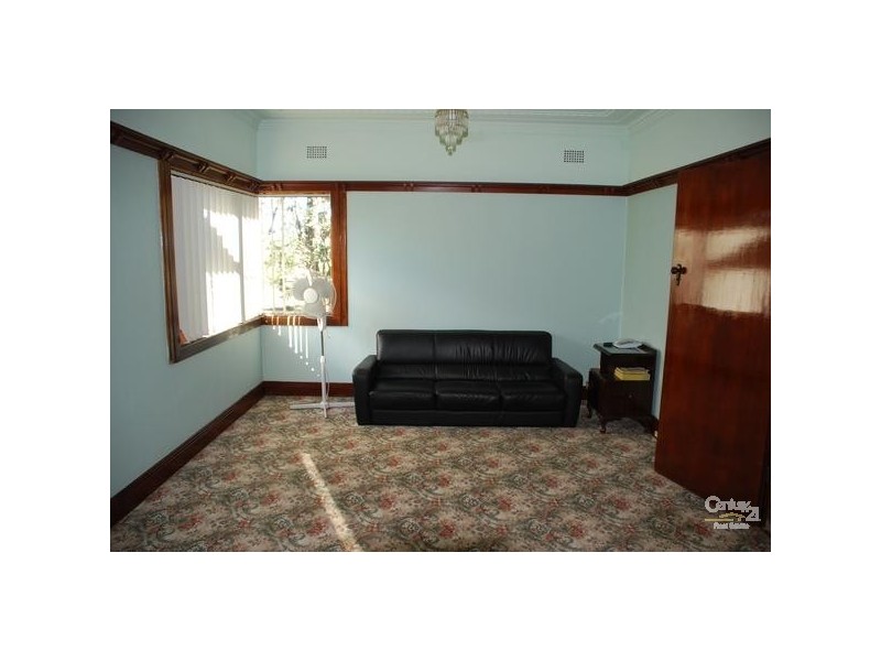 4 McMillan Avenue, Dolls Point NSW 2219