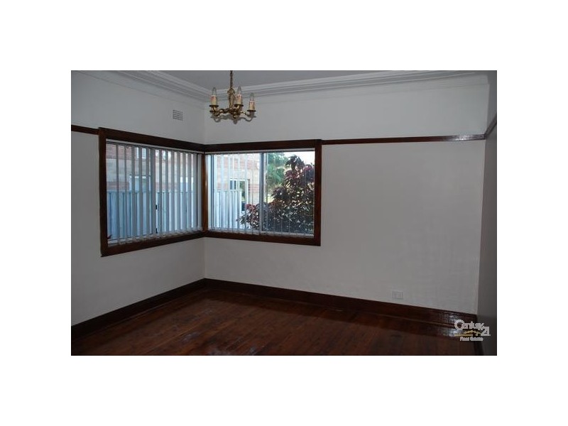 4 McMillan Avenue, Dolls Point NSW 2219