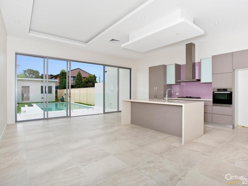 33 Riverside Drive, Sans Souci NSW 2219