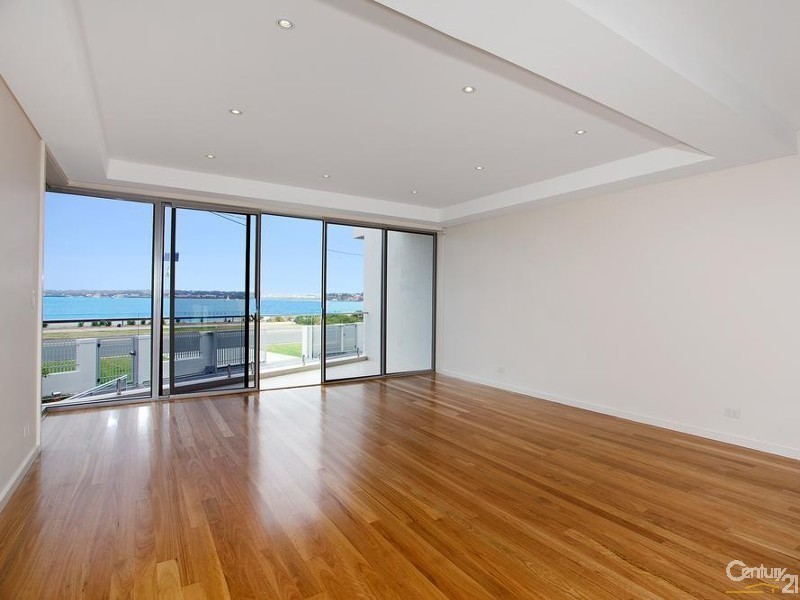 33 Riverside Drive, Sans Souci NSW 2219