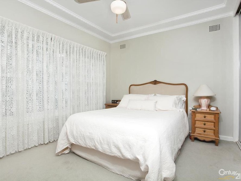 35 Bunyala Street, Carss Park NSW 2221