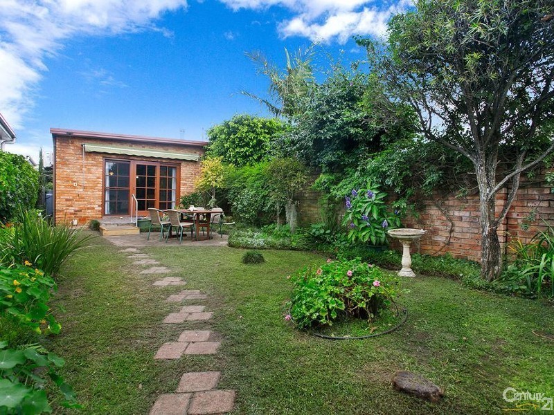 112 Russell Ave, Dolls Point NSW 2219