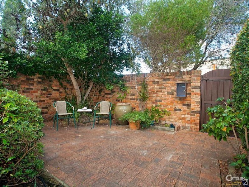 112 Russell Ave, Dolls Point NSW 2219