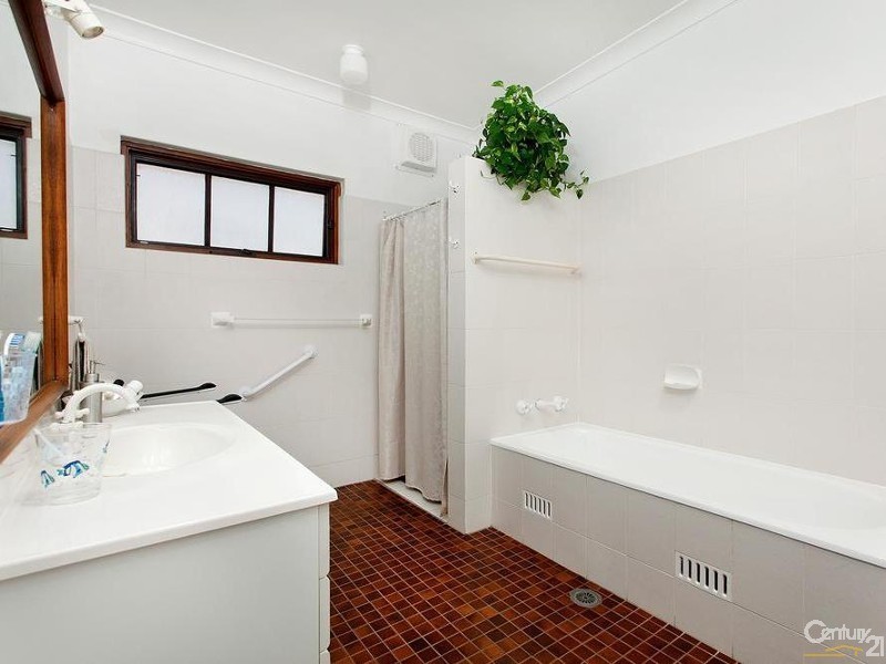 112 Russell Ave, Dolls Point NSW 2219