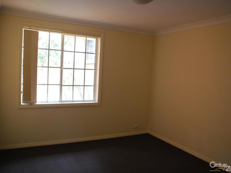 2/76 Cronulla St, Carlton NSW 2218
