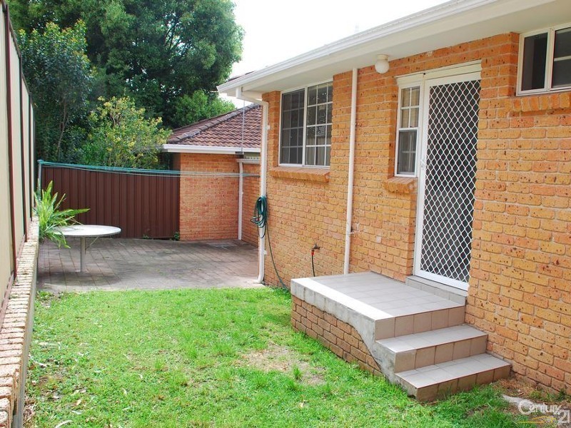 2/76 Cronulla St, Carlton NSW 2218