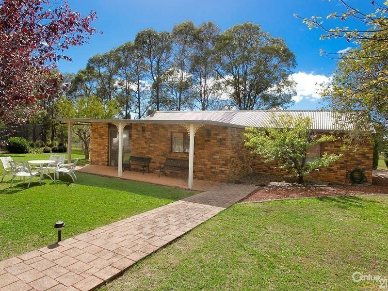 30 Lyons Road, Picton NSW 2571